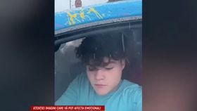 VIDEO Accident live! Un influencer și-a distrus bolidul de lux, de 200.000 de dolari, pentru că stătea pe telefon